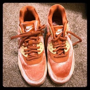 Wmns Air Max 90 LX 'Dusty Peach'